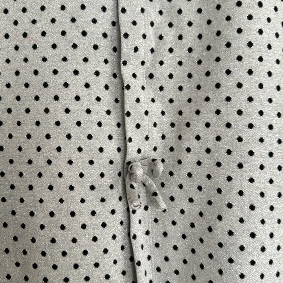 🩶 Talbots Woman top with silver metallic background & black polka dots. Size 2X. - Picture 4 of 10